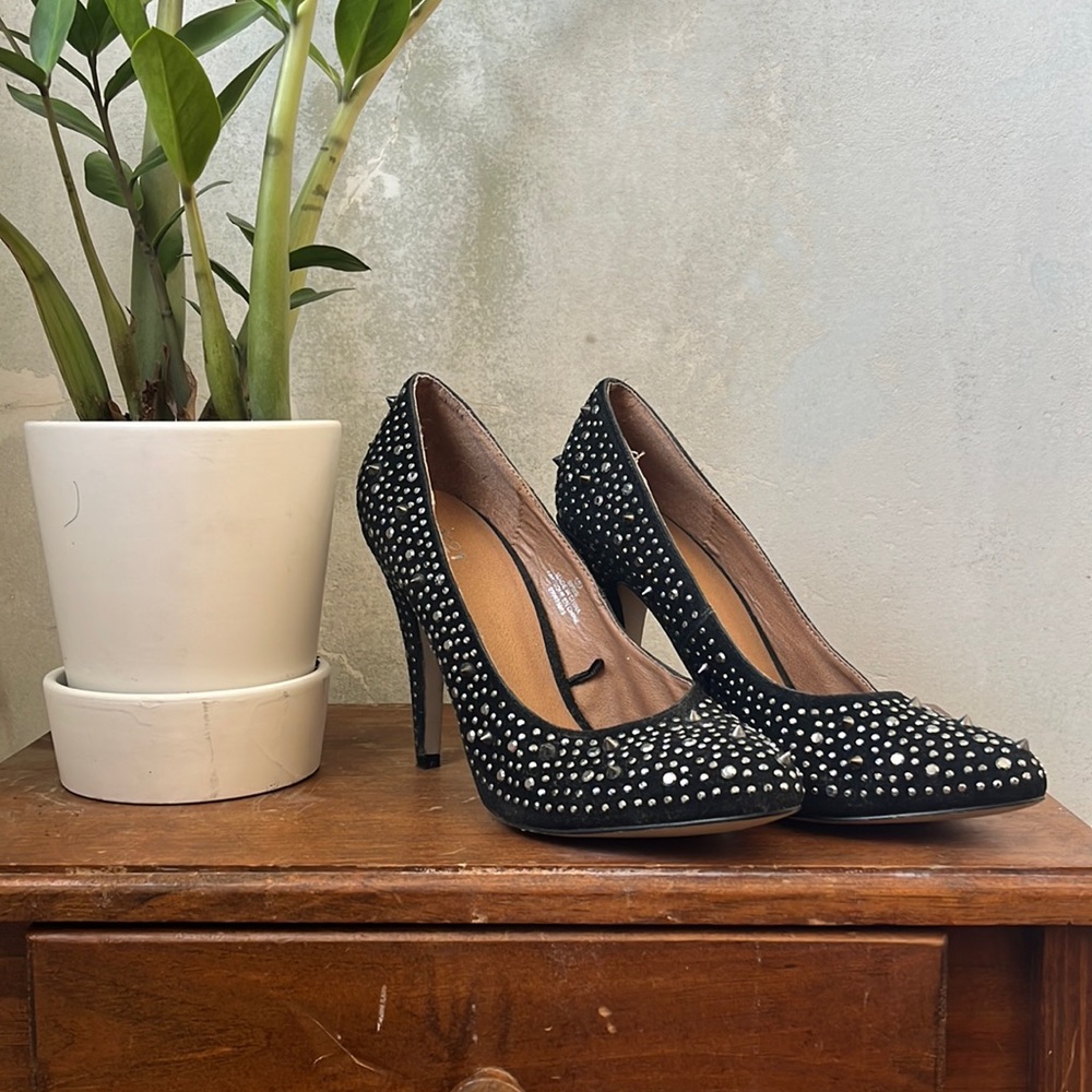 Sexy studded faux suede stiletto